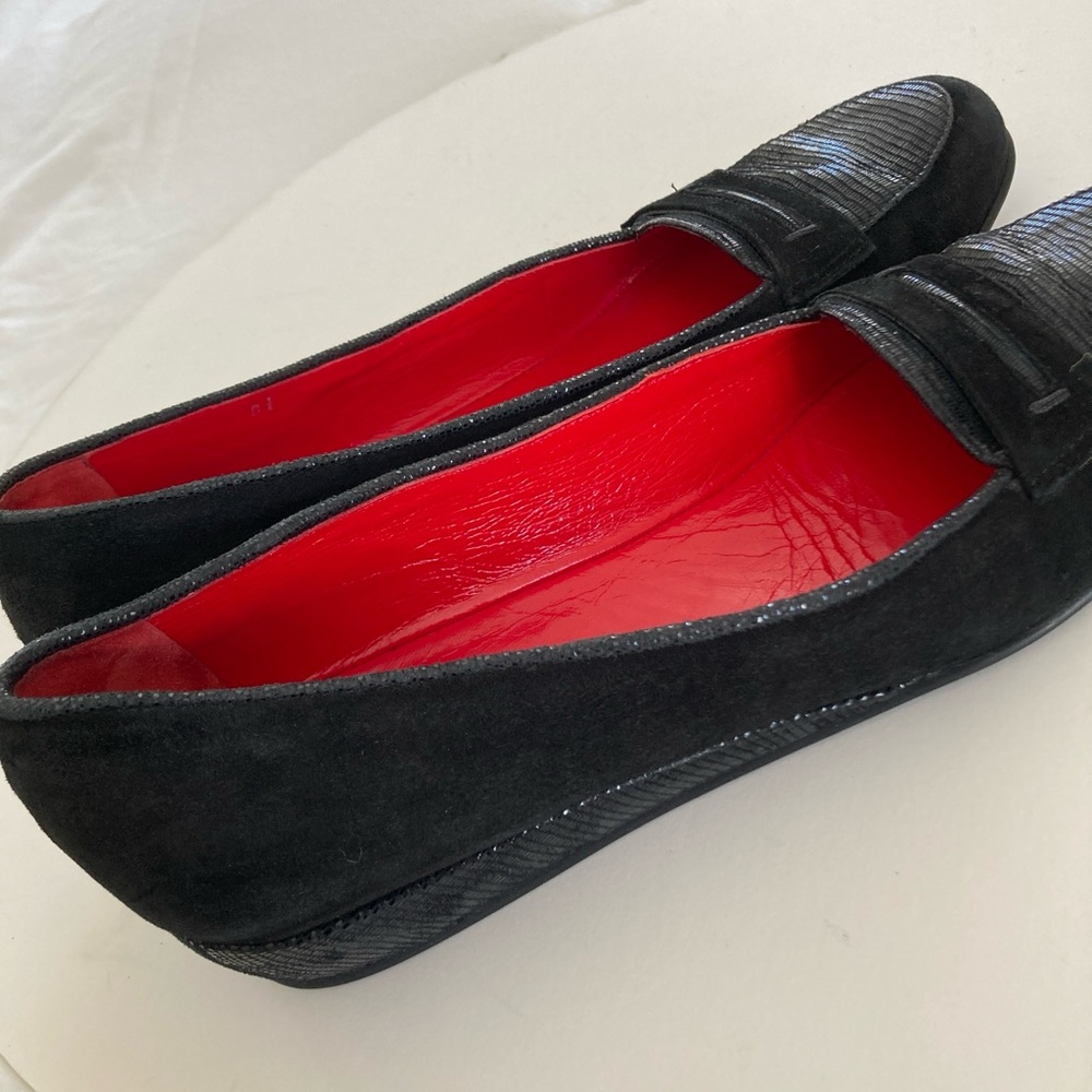 Rangoni Black Loafers with Vibrant Red Interior. Italian suede leather
